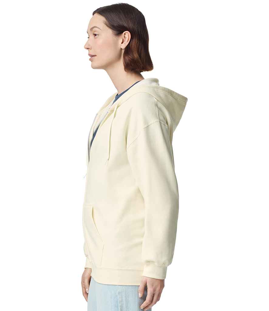 GD69 Off White Model