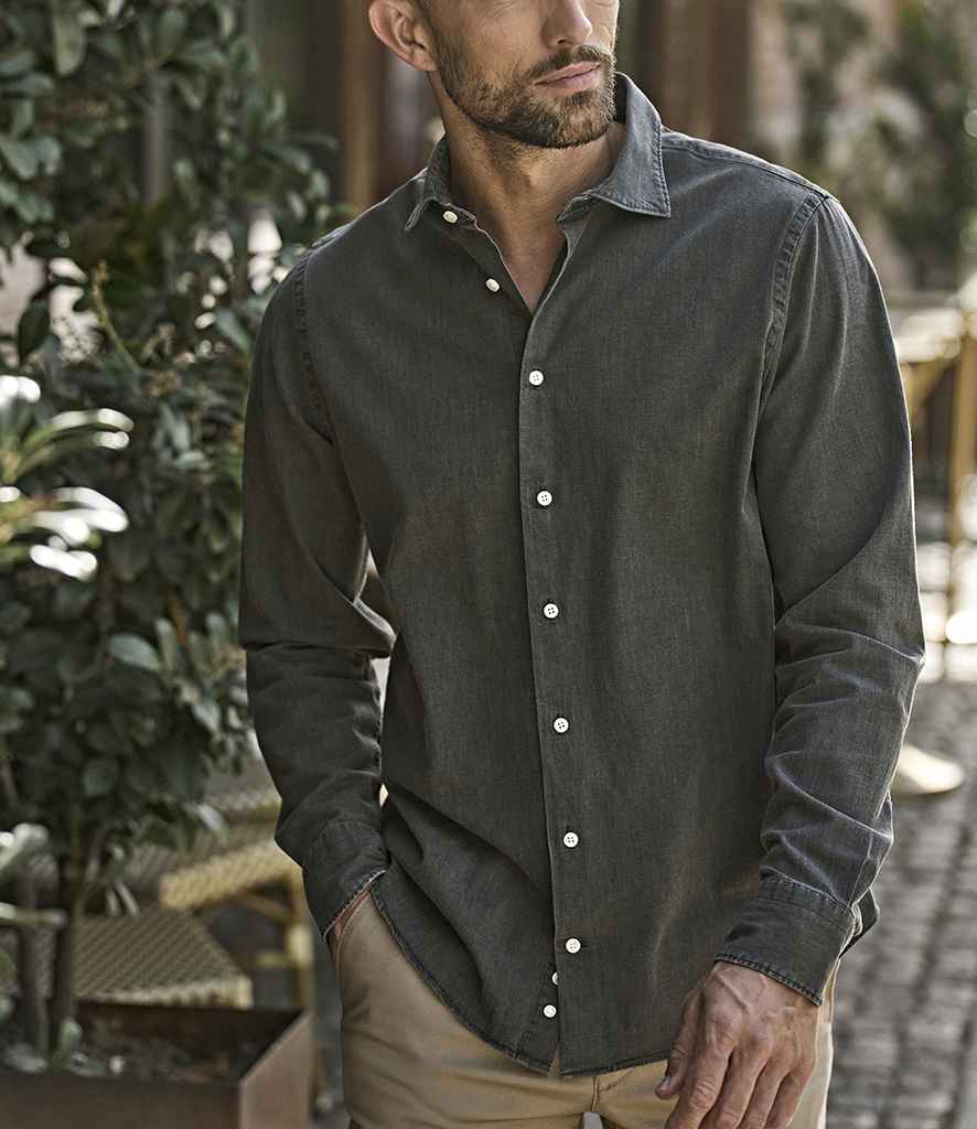T4004 Black Denim Model