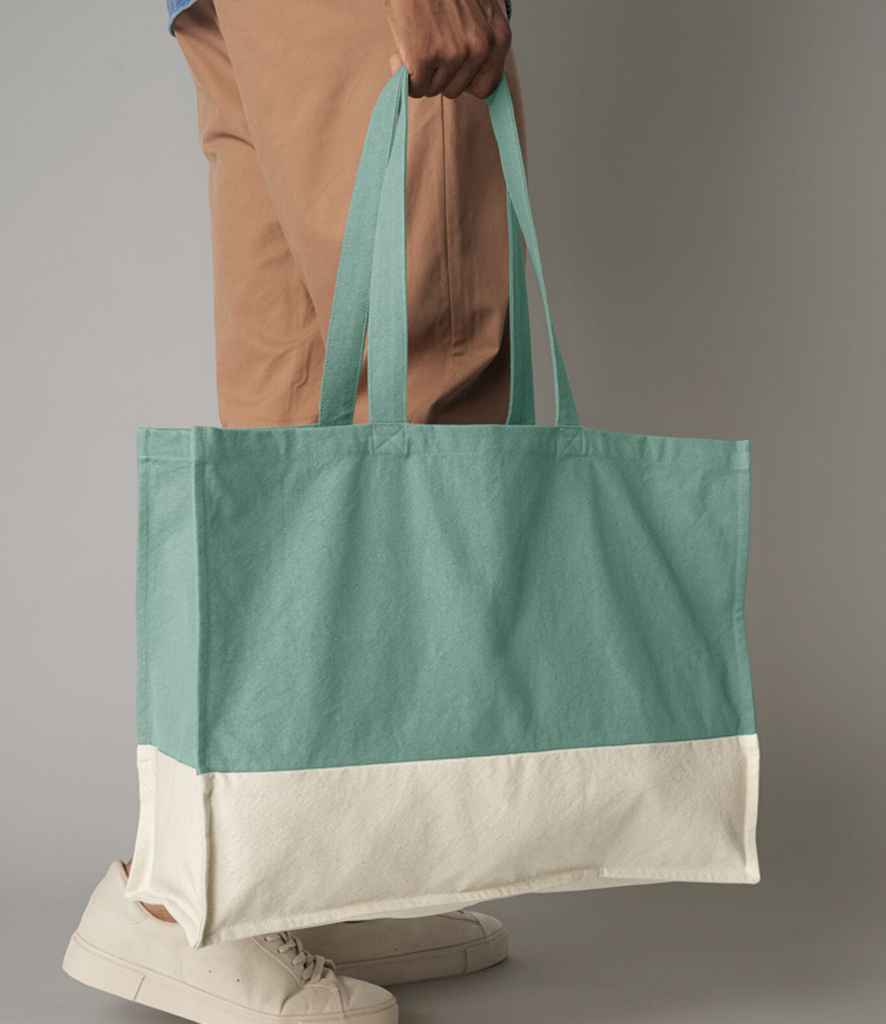 W858 Sage Green/Natural Model